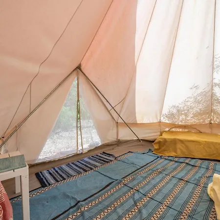Romance Tent In The Eucaliptus Campingplads *